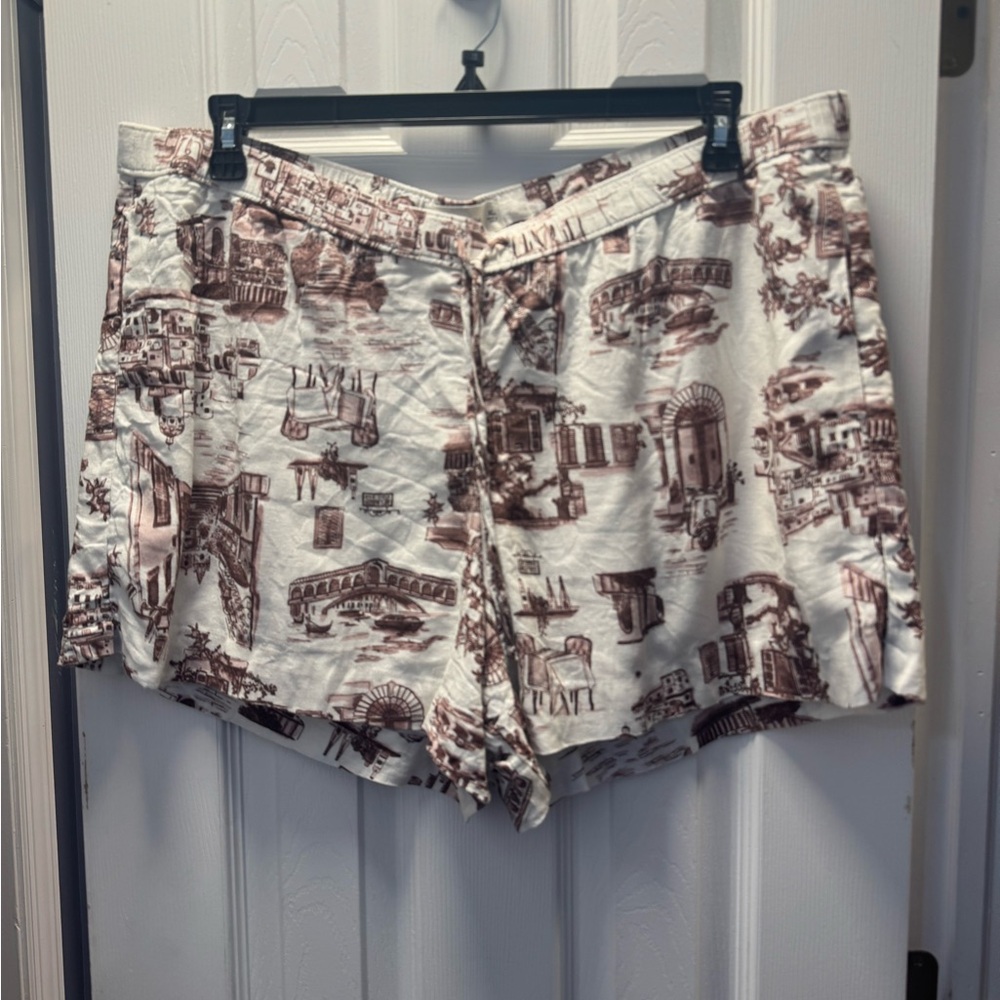 Abercrombie & Fitch Cream Shorts with Brown Scenic Print